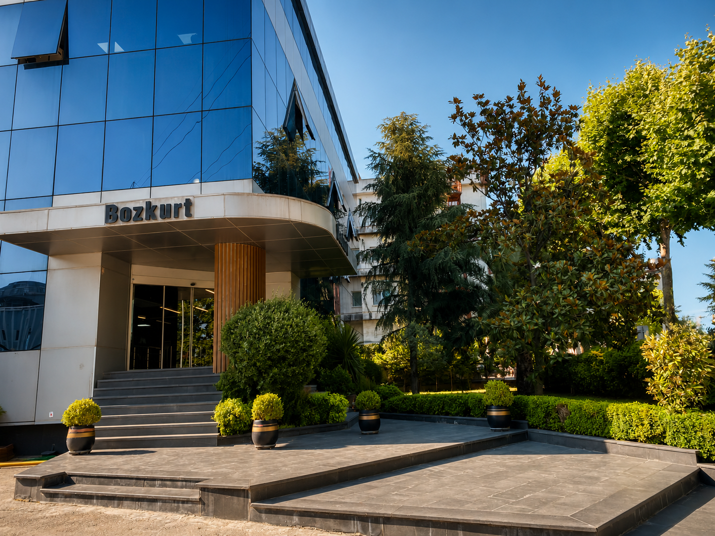 Bozkurt Konfeksiyon bina girişi